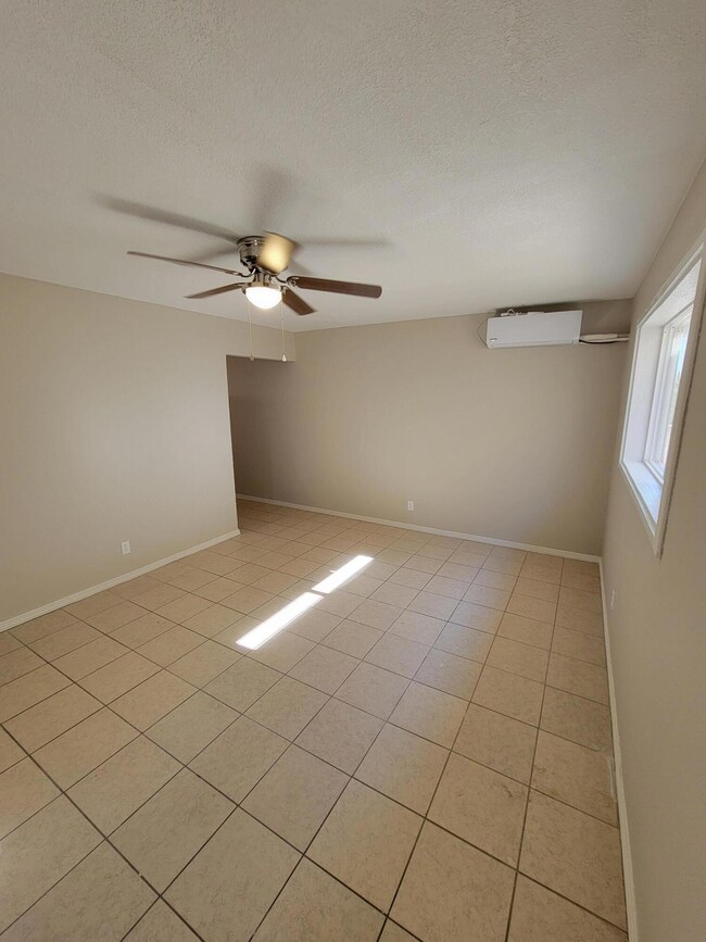 3909 Harrison Ave unit 12, El Paso, TX 79930 - photo 2
