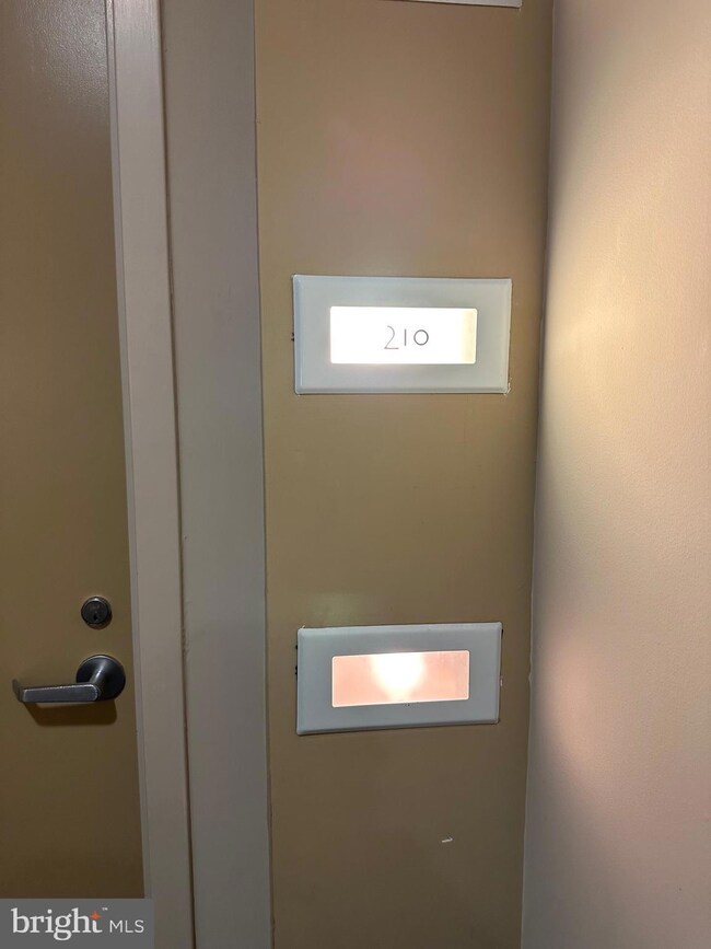 1211 unit 210, Baltimore, MD 21230 - photo 6