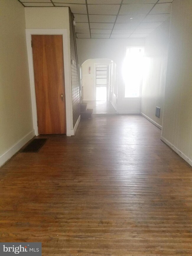 420 Linden St, Reading, PA 19604 - photo 4