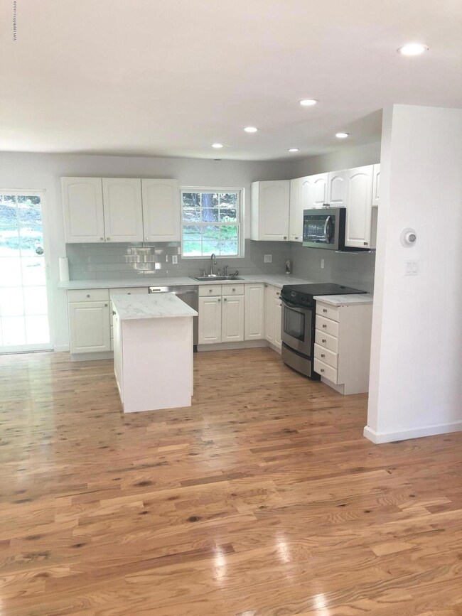 423 Iroquois Loop, Canadensis, PA 18325 - photo 6