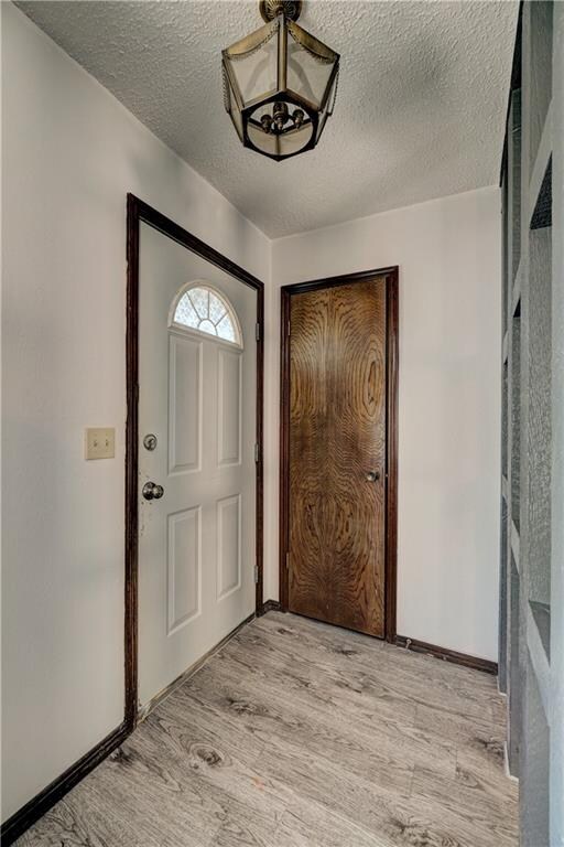 1325 Winding Creek Ct, Moore, OK 73160 - photo 7