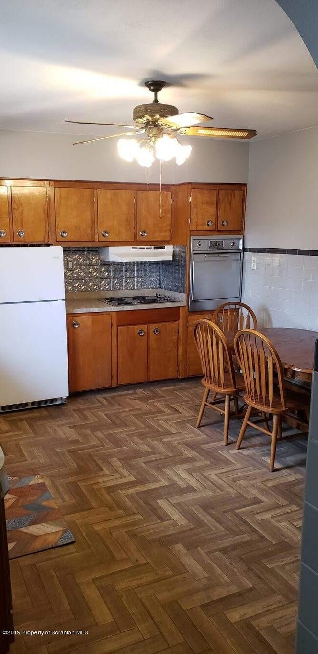 1201 Foster St, Scranton, PA 18508 - photo 4