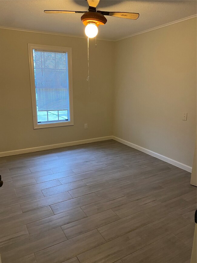 5517 Annunciation St, Houston, TX 77016 - photo 6