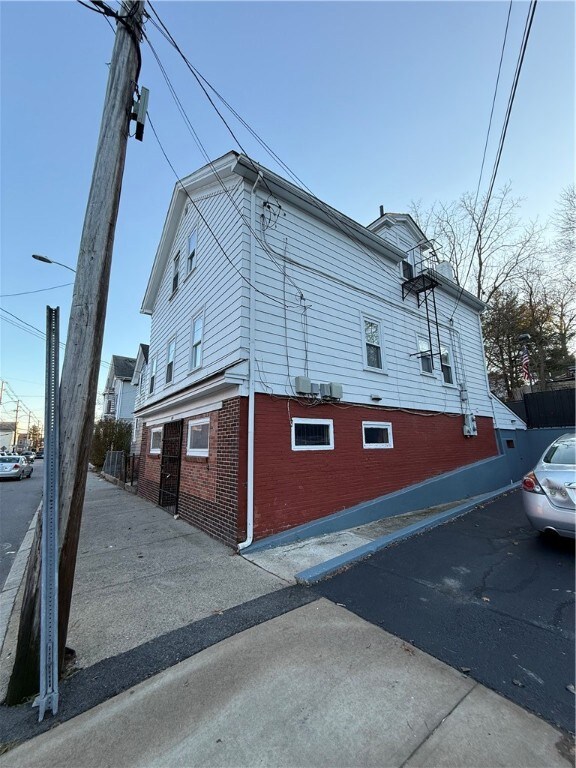 800 Douglas Ave unit 3, Providence, RI 02908 - photo 2