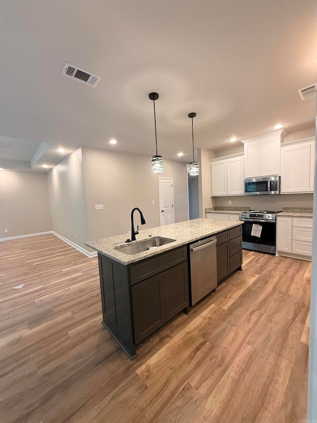 370 Meadow Creek Dr, Benton, AR 72015 - photo 2