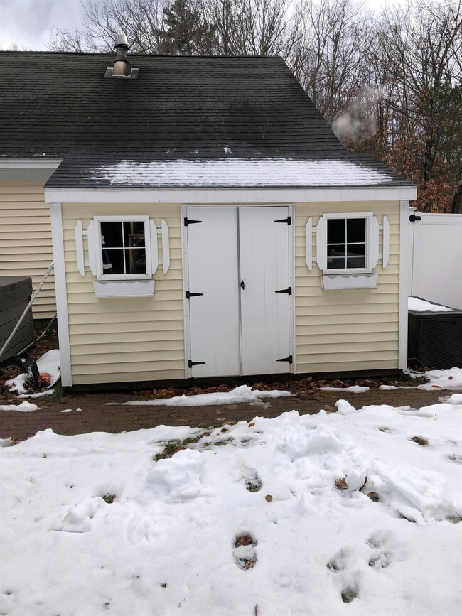 294 Allard Farm Cir, Conway, NH 03860 - photo 5