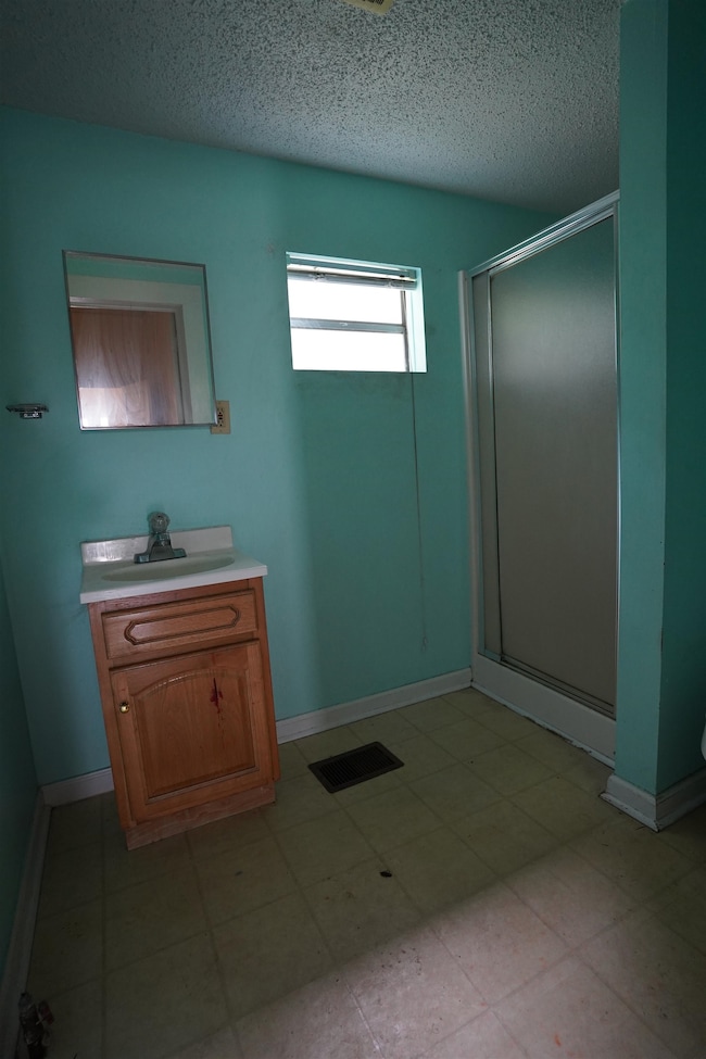 17 Gallon St, Laurens, SC 29360 - photo 6