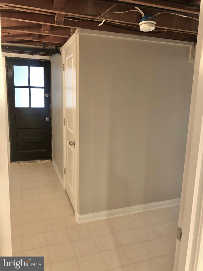 61 S Hawthorne Rd, Middle River, MD 21220 - photo 4