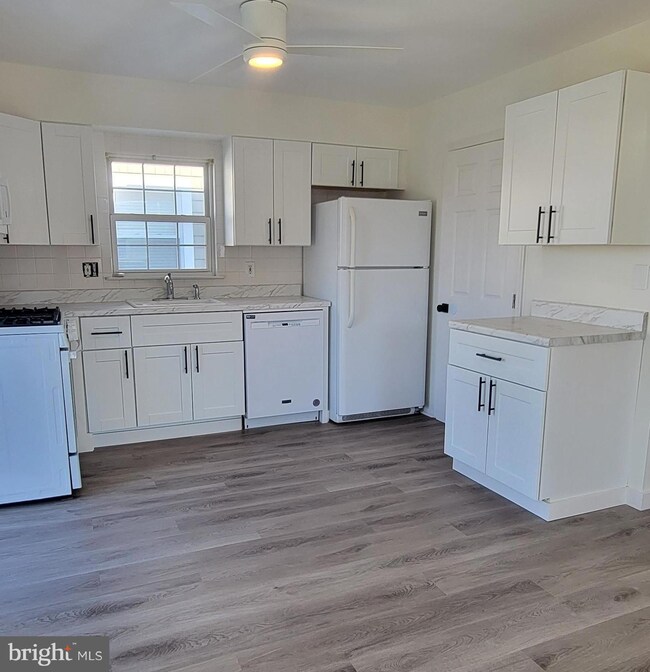301 35th St S unit A, Brigantine, NJ 08203 - photo 2