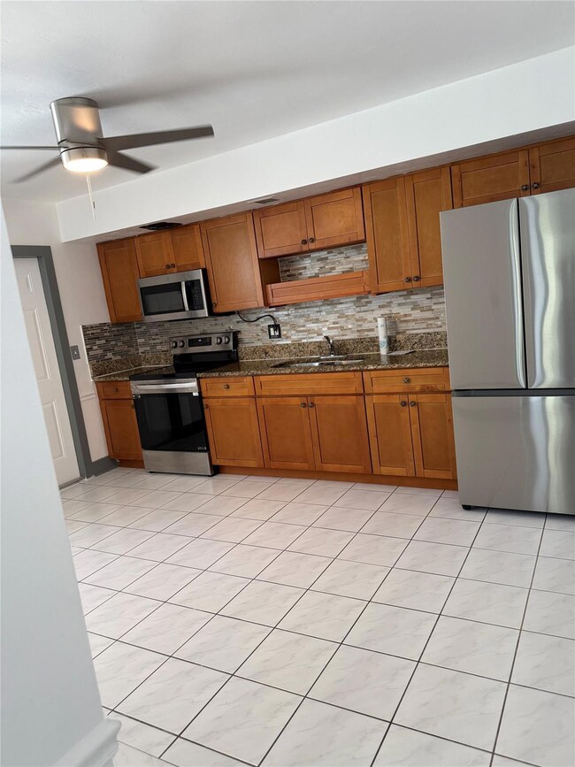 413 SW 8th St, Hallandale Beach, FL 33009 - photo 6