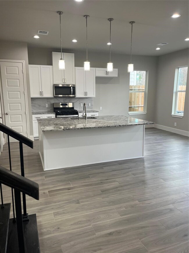 2331 Paul Quinn St, Houston, TX 77091 - photo 6