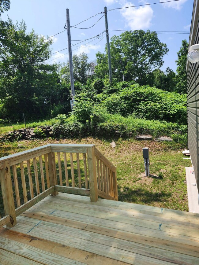 65 Leavitt Rd unit 13, Pittsfield, NH 03263 - photo 7