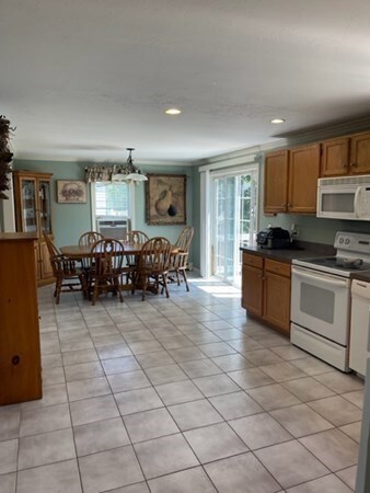 41 Winter Cir, Rockland, MA 02370 - photo 2