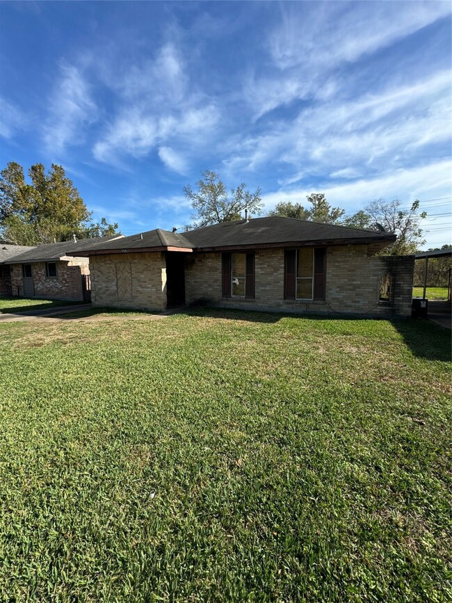 11018 Dalebrook Dr, Houston, TX 77016 - photo 2