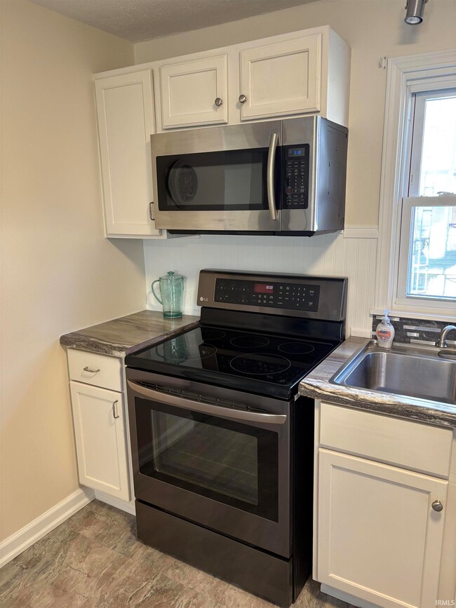 411 E Water St, Berne, IN 46711 - photo 7