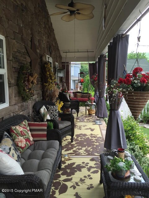 05- Porch