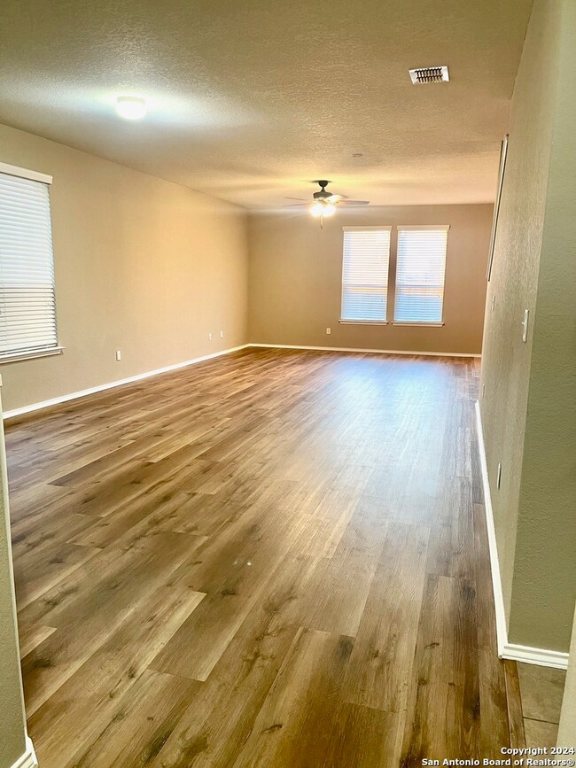 10107 Reyes Heights, San Antonio, TX 78254 - photo 2