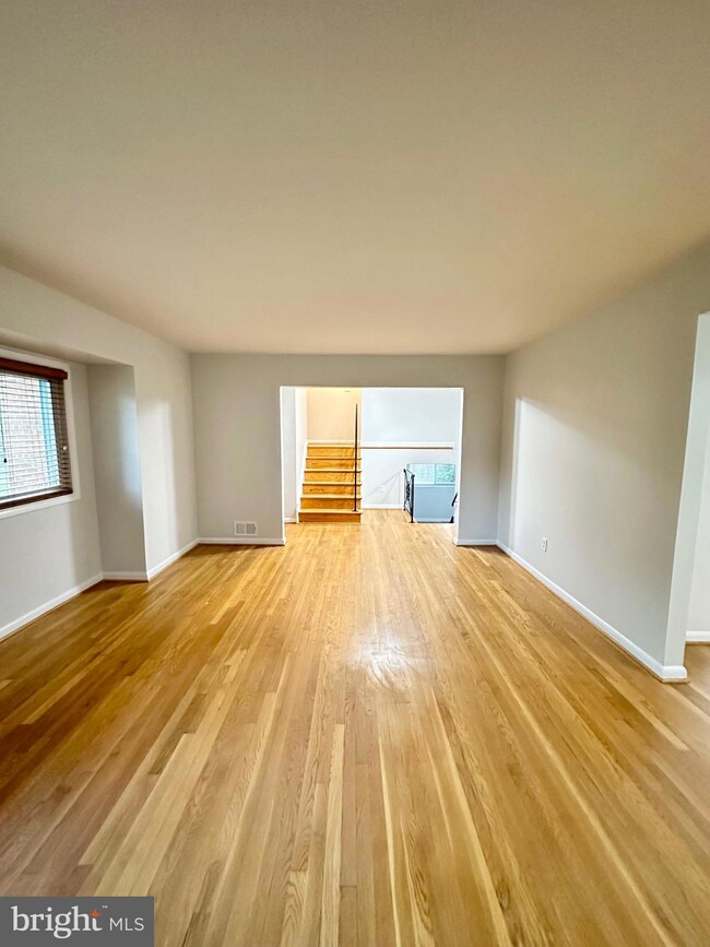 3315 Sleepy Ln, Falls Church, VA 22044 - photo 5