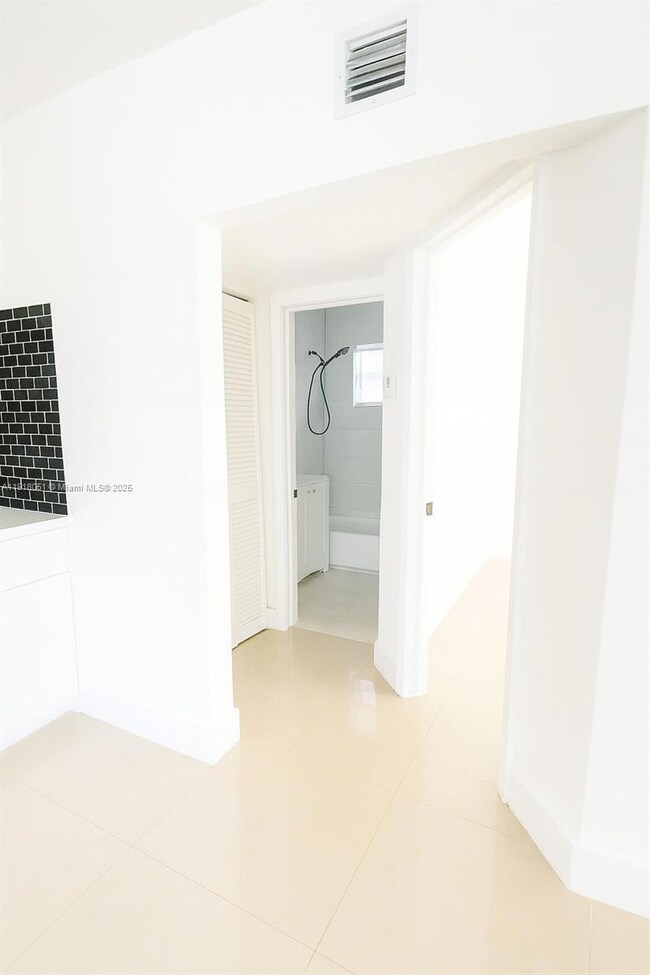 724 NW 3rd Ct unit 2, Hallandale Beach, FL 33009 - photo 5