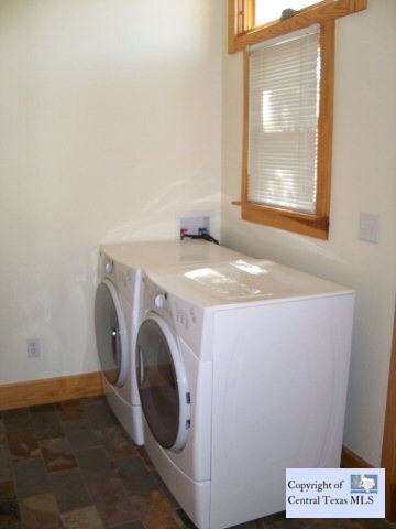 1319 W San Antonio St, San Marcos, TX 78666 - photo 2