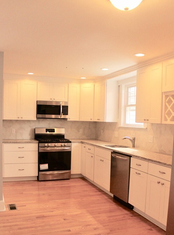 32 Richardson St, Billerica, MA 01821 - photo 6