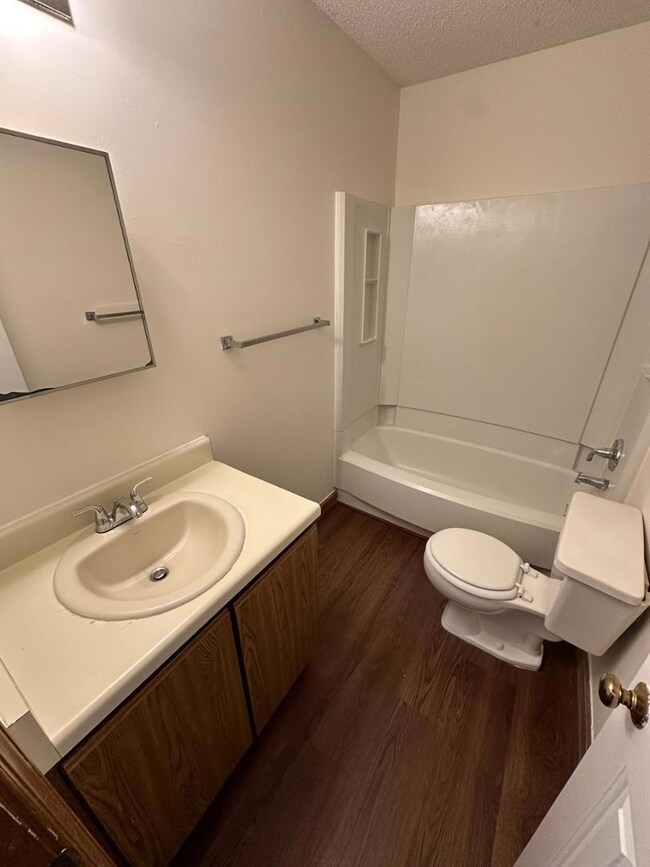 3521 Ivy Commons Dr unit 302, Raleigh, NC 27606 - photo 7