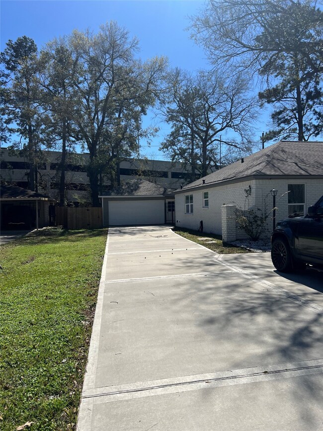 218 Oakwood Dr, Spring, TX 77386 - photo 2