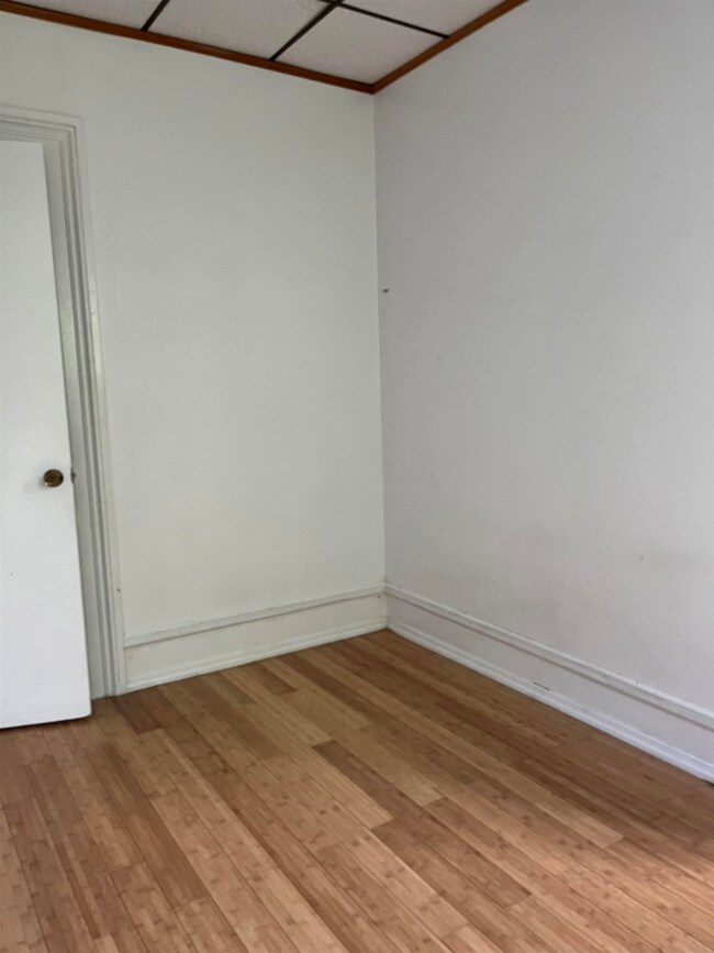 32 Manhattan Ave unit 2, Jersey City, NJ 07307 - photo 6