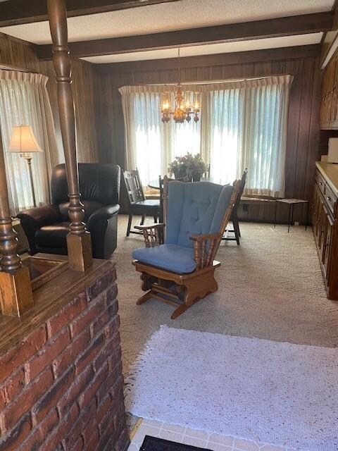 Back entry area into FR. There's a coat closet, too.