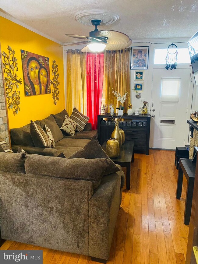 324 N 13th St, Reading, PA 19604 - photo 2