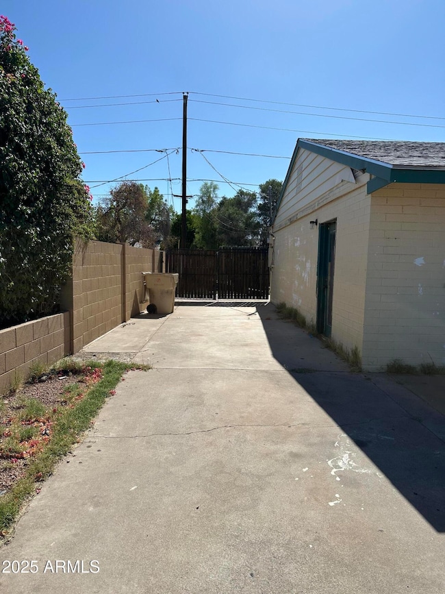 5530 N 61st Ave, Glendale, AZ 85301 - photo 3