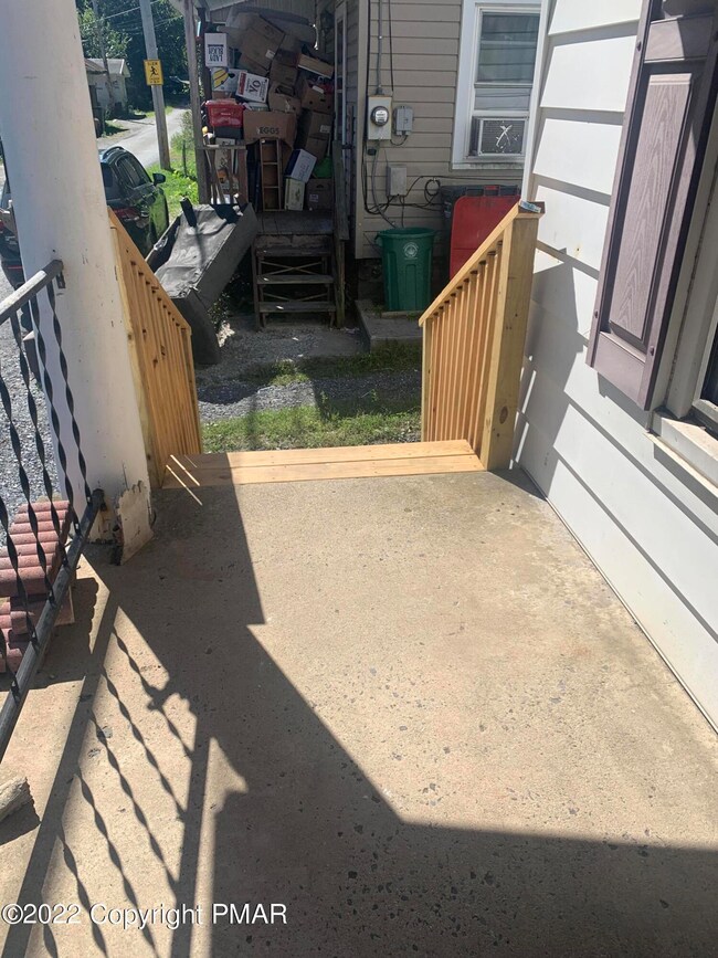 369 East Aly N, Lehighton, PA 18235 - photo 5