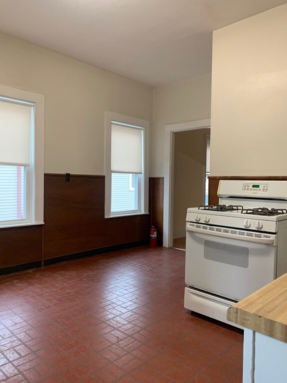 31 Pratt St unit 2, Allston, MA 02134 - photo 6