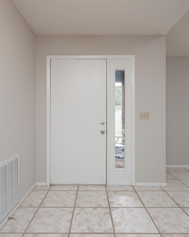4800 Ancona Rd-12