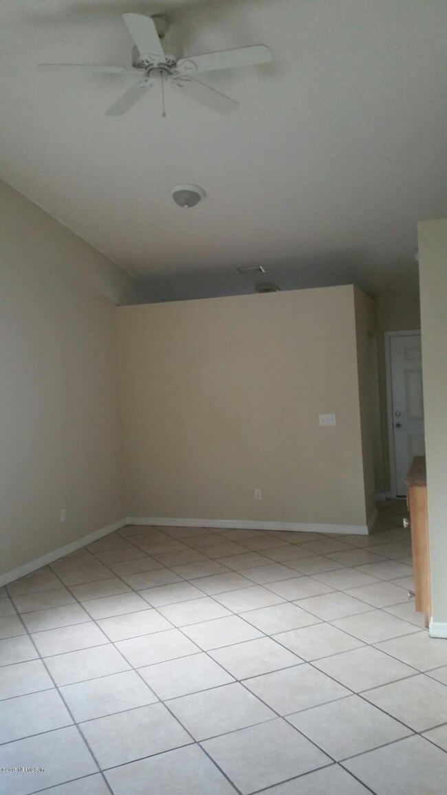 5142 Ricker Rd unit 3, Jacksonville, FL 32210 - photo 2
