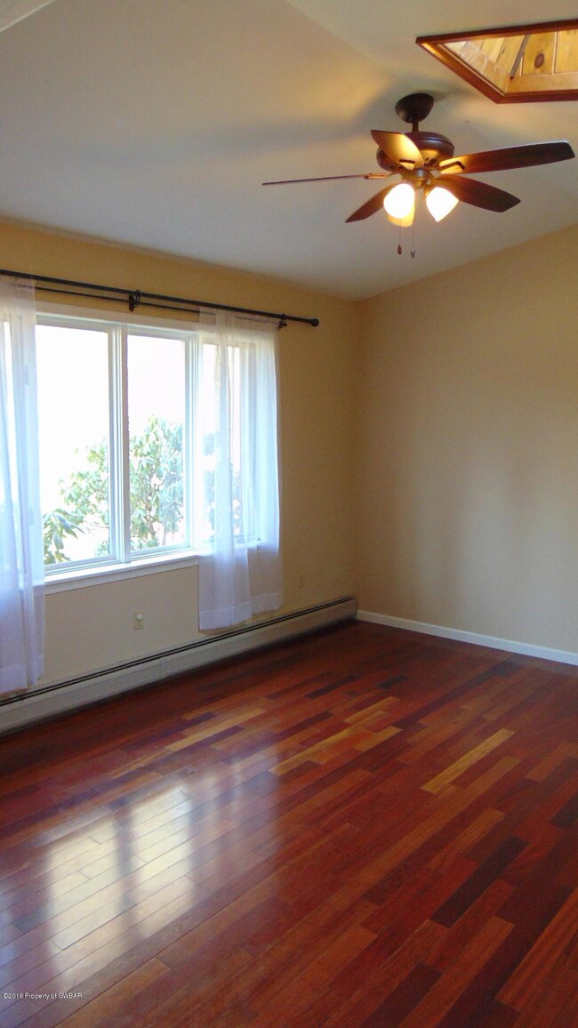 1405 Heslop Rd, Mountain Top, PA 18707 - photo 6