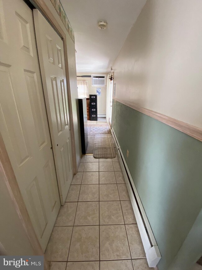 31 Rolling Ln, Levittown, PA 19055 - photo 5