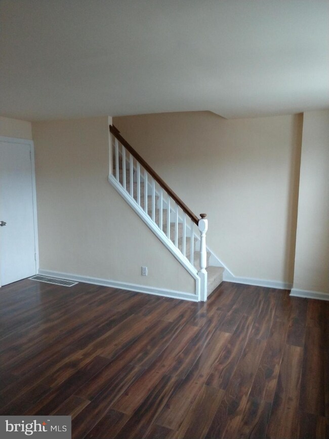 650 Randolph St, Camden, NJ 08105 - photo 2