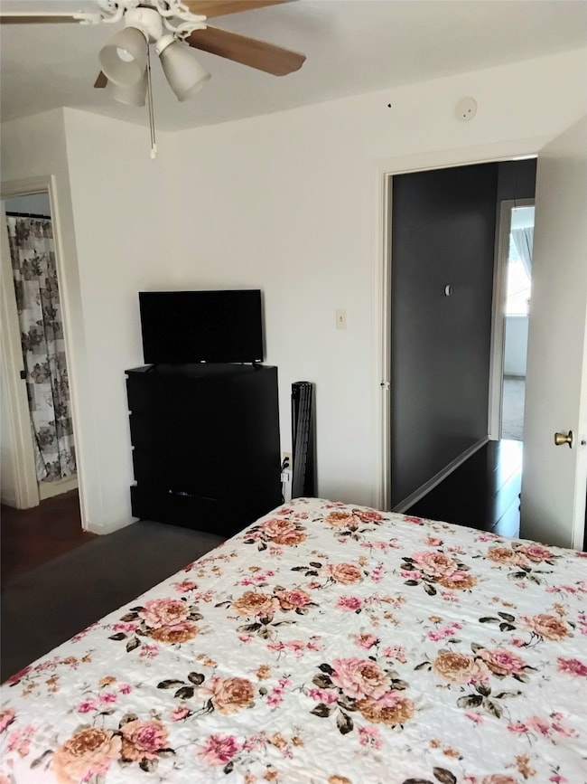 2071 Country Village Blvd unit B, Humble, TX 77338 - photo 6