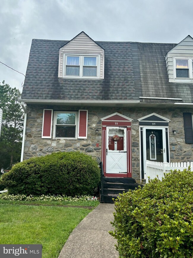 93 Anthony Wayne Dr, Pottstown, PA 19464 - photo 2