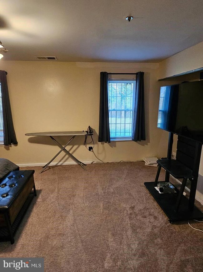 1662 Brooksquare Dr, Capitol Heights, MD 20743 - photo 7