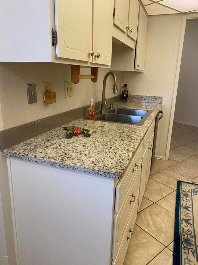 17402 N Boswell Blvd, Sun City, AZ 85373 - photo 3