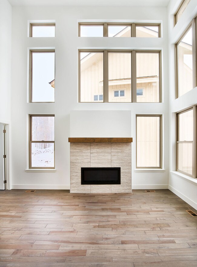 Koelbel-Stagecoach-Way-92-03-18-20-Fire-