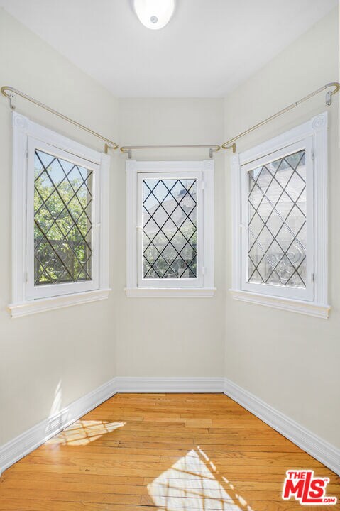 1306 N Alta Vista Blvd unit 1306. 1/2, Los Angeles, CA 90046 - photo 6