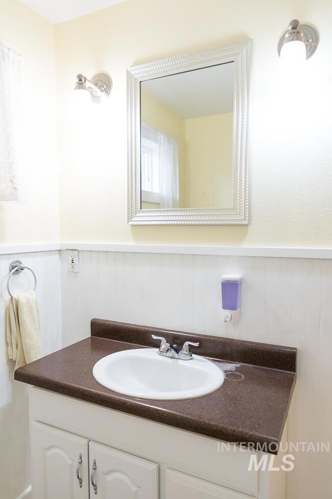 1130 W 4th St, Weiser, ID 83672 - photo 7
