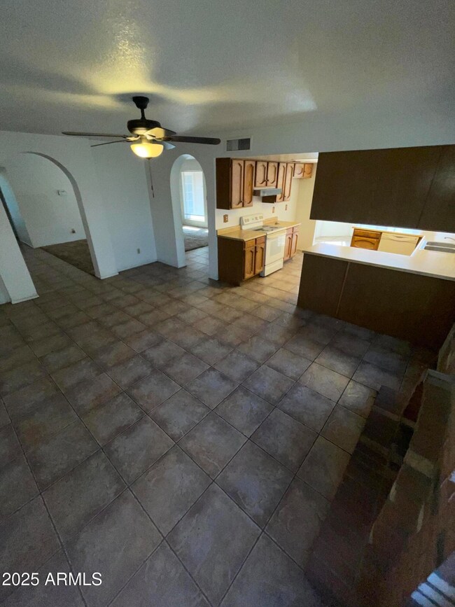 8013 W Corrine Dr unit 1, Peoria, AZ 85381 - photo 4