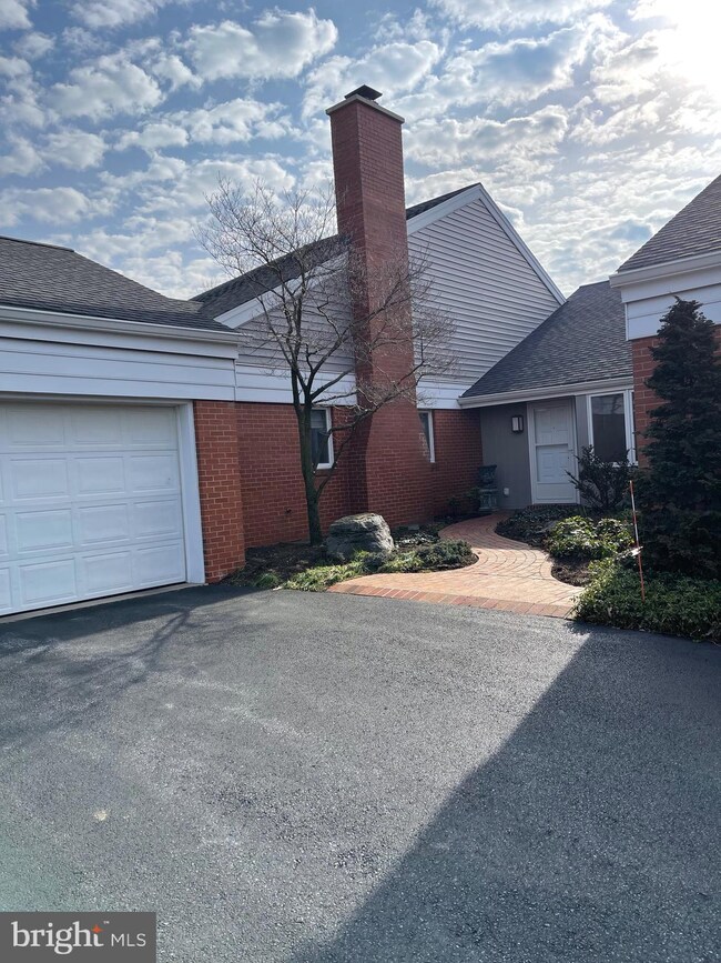 8 Spring Creek Manor, Hershey, PA 17033 - photo 3