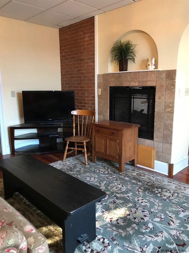 164 Spring St unit 2, Saratoga Springs, NY 12866 - photo 5