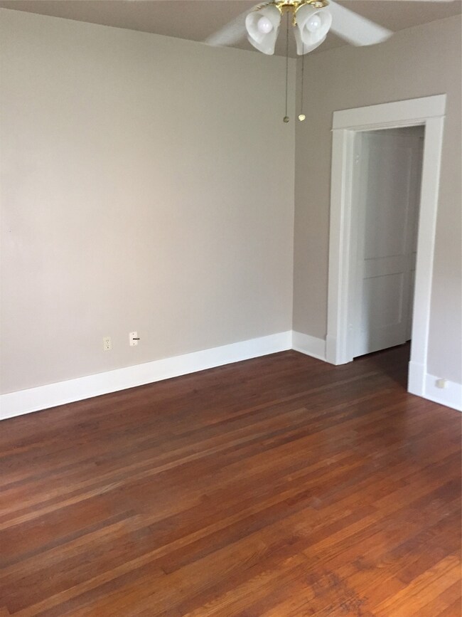 1654 Hawthorne St, Houston, TX 77006 - photo 6