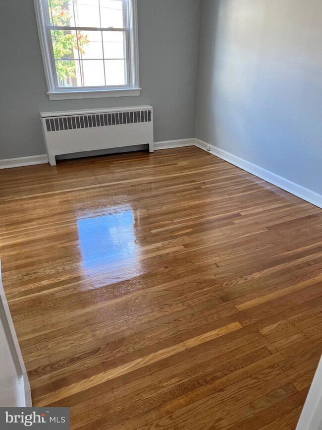 2315 Haverford Rd unit D, Ardmore, PA 19003 - photo 2